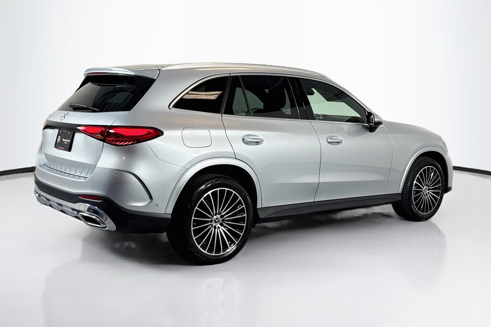 New 2026 Cirrus Silver Metallic Mercedes-Benz GLC 300 image 5