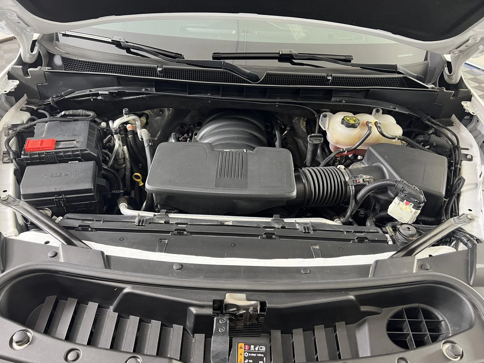Used 2023 SUMMIT WHITE GMC AT4 image 35