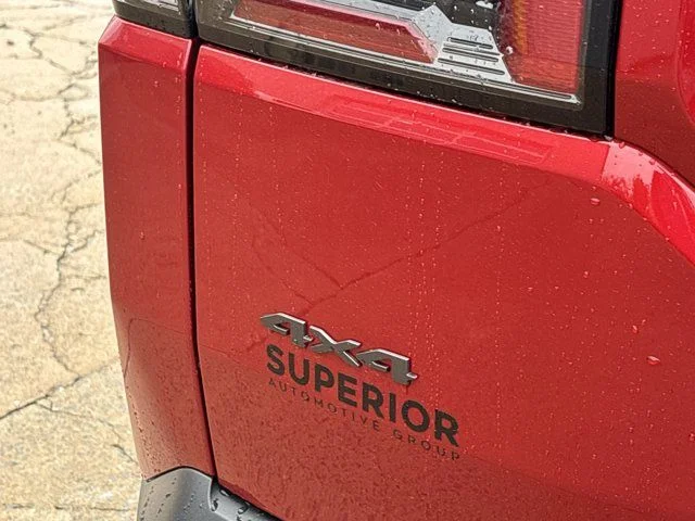 New 2026 Red Hot Pearl-Coat Exterior Paint Jeep Laredo image 6