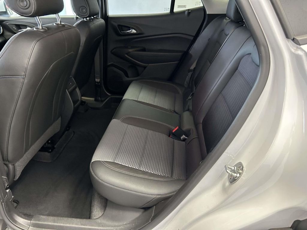 Used 2025 White Chevrolet LT image 14