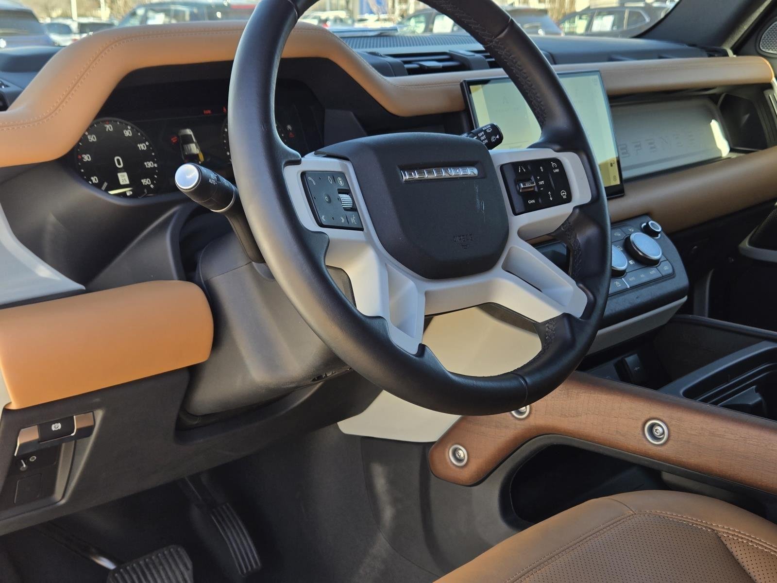 Used 2024 Fuji White Land Rover SE image 19