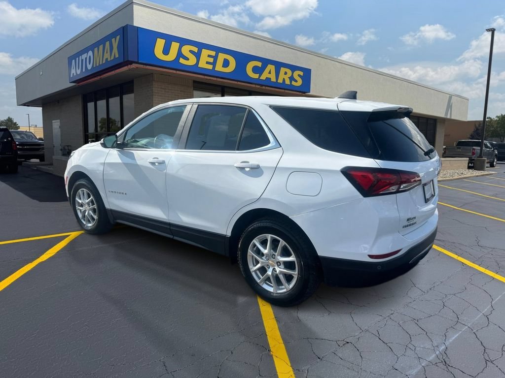 Used 2024 Summit White Chevrolet LT image 7