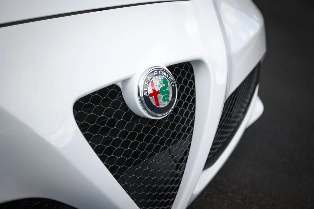 Used 2017 White Alfa Romeo Base image 11