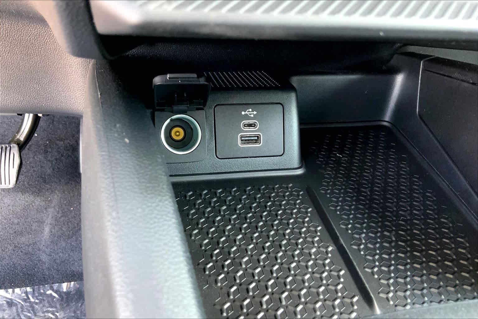 New 2026 Carbonized Gray Metallic Ford Big Bend® image 16