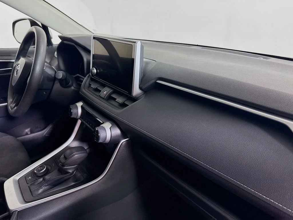 Used 2025 Silver Sky Metallic Toyota Hybrid XLE image 27