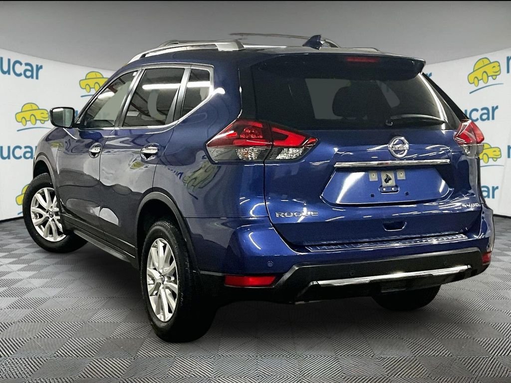Used 2020 Blue Nissan SV image 4