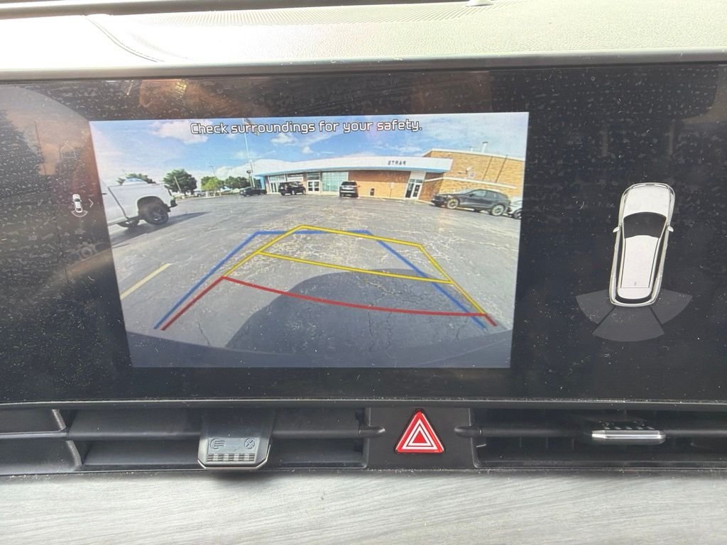 Used 2023 White Kia X-Line image 11