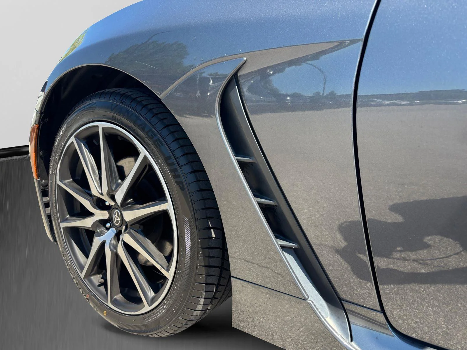 Used 2023 Pavement Toyota Base image 50