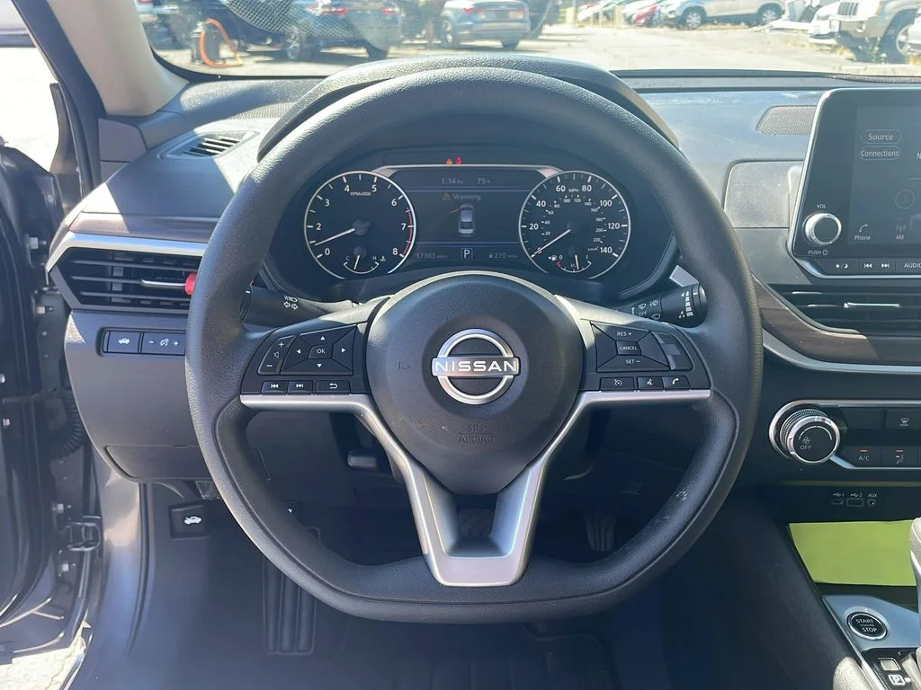 2025 Nissan Altima SV - Photo 15