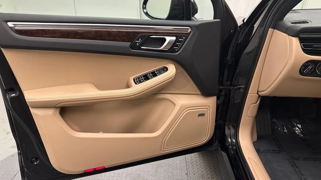 Used 2022 Black Porsche Base image 18