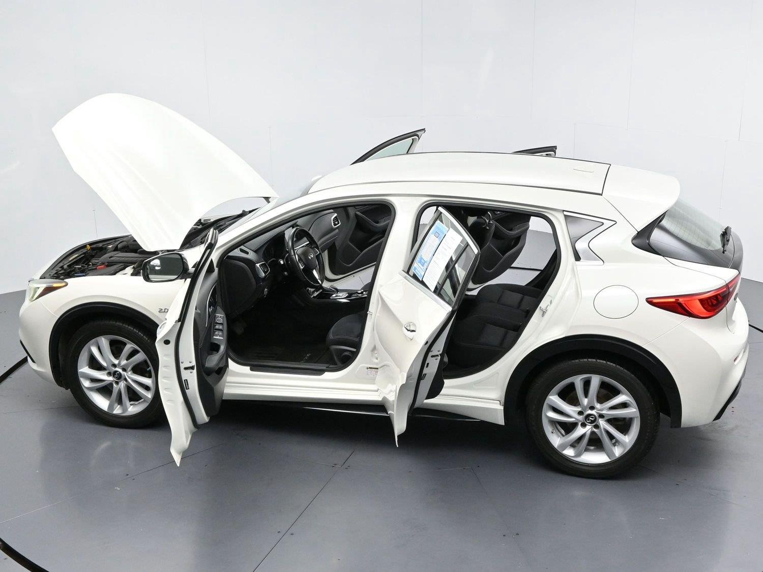 Used 2018 Majestic White INFINITI Base image 36