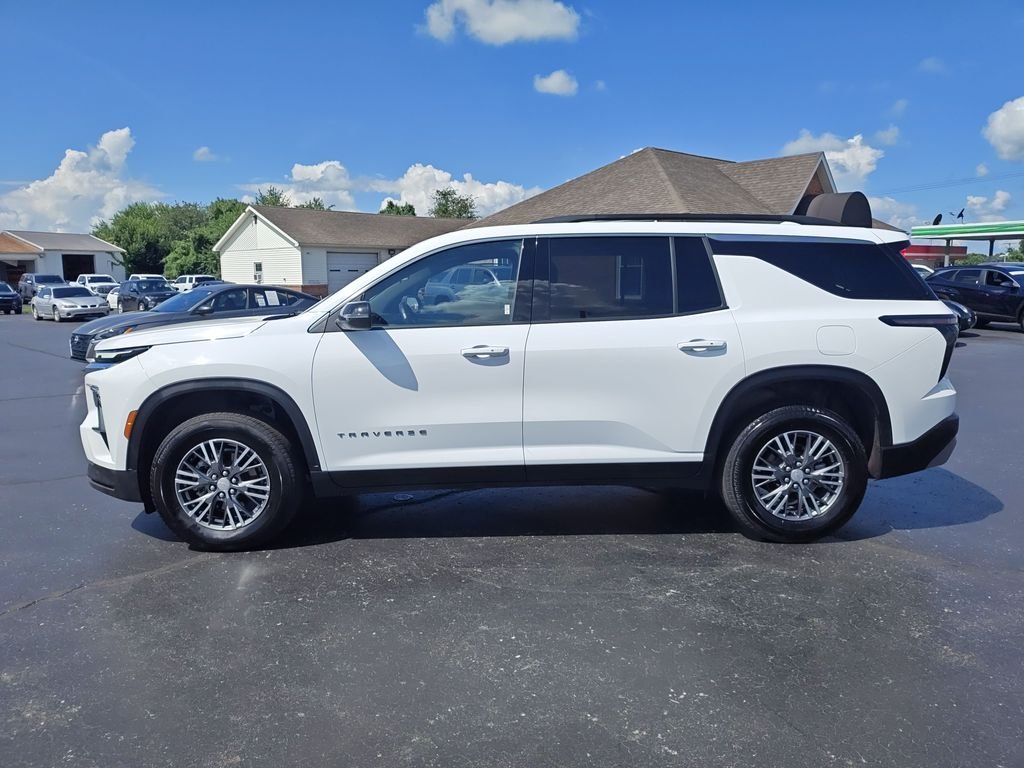 Used 2025 White Chevrolet LT image 2