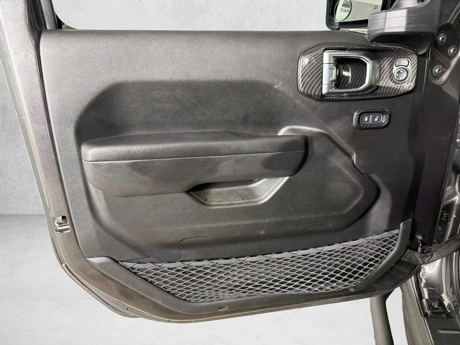 Used 2023 Gray Jeep Mojave image 11