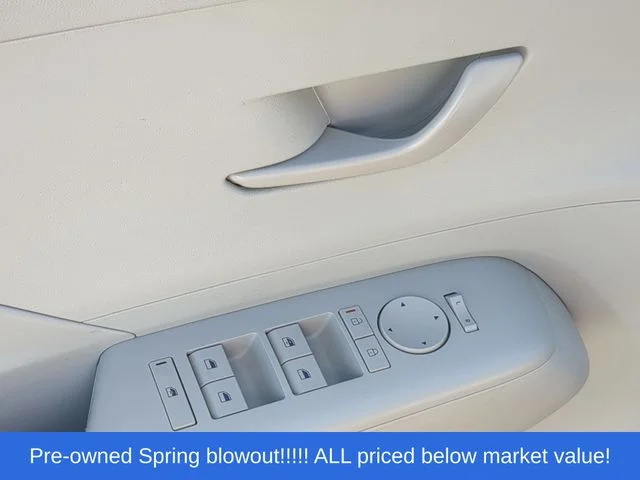 Used 2024 Orange Hyundai SEL image 21