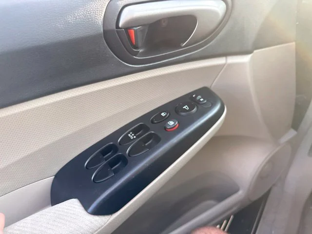 Used 2011 Silver Honda LX image 10