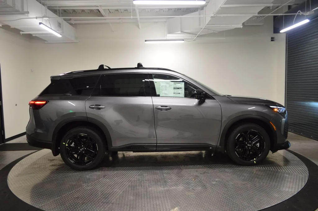 New 2027 GRAPHITE SHADOW INFINITI SPORT image 8