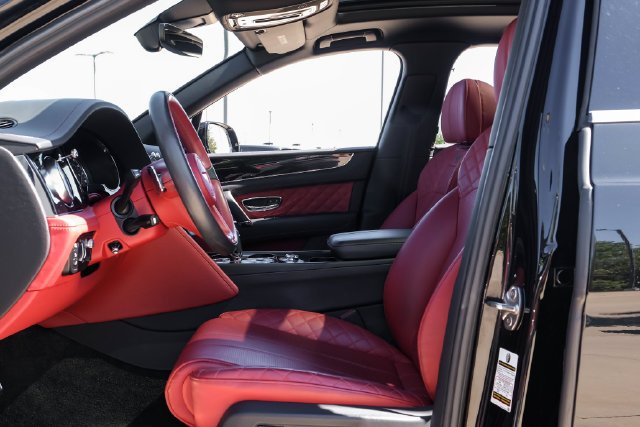 Used 2019 Black Crystal over Cricket Ball Bentley V8 image 4