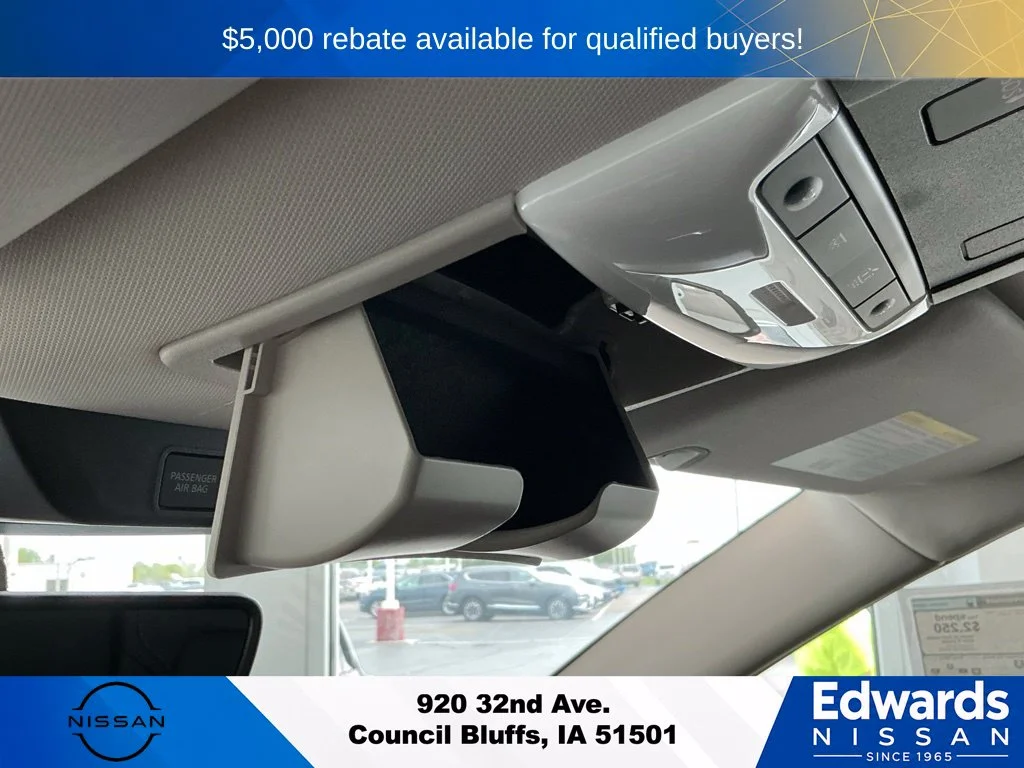 New 2026 Everest White Pearl TriCoat Nissan SL image 33
