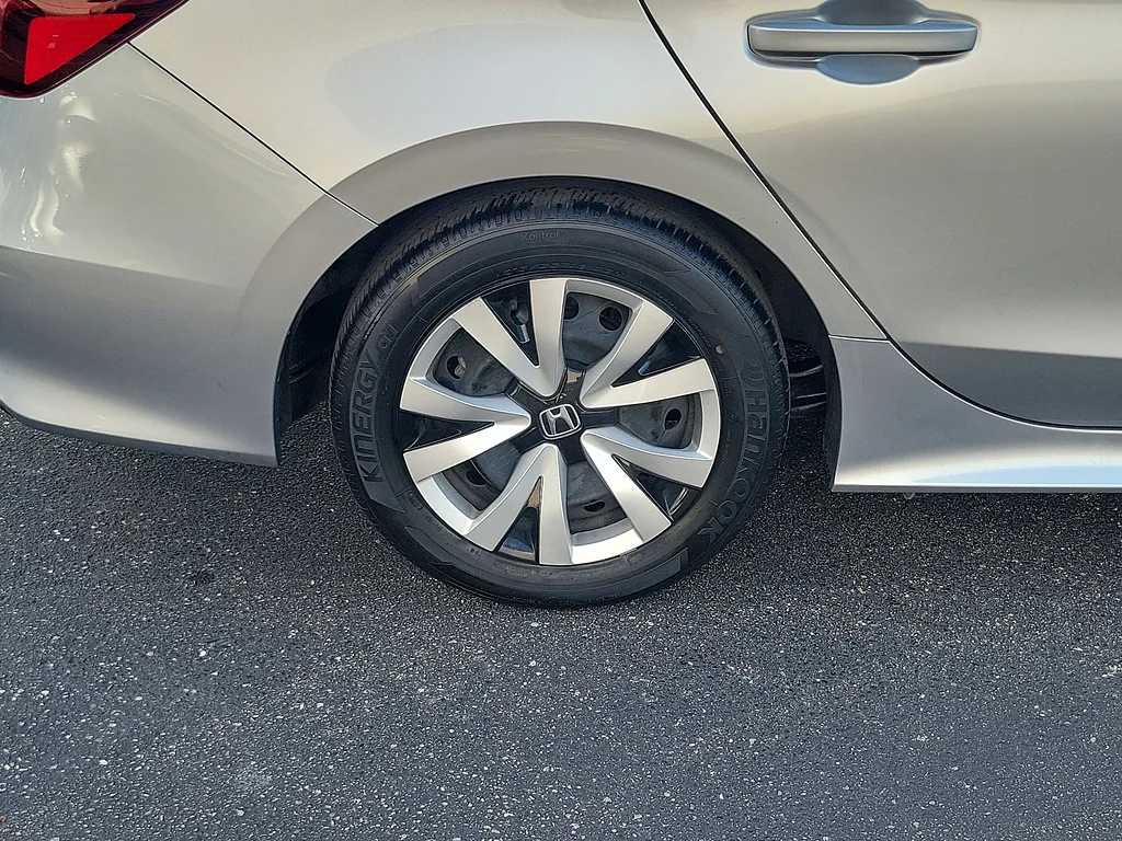2025 Honda Civic Sedan LX, photo 5 of 12
