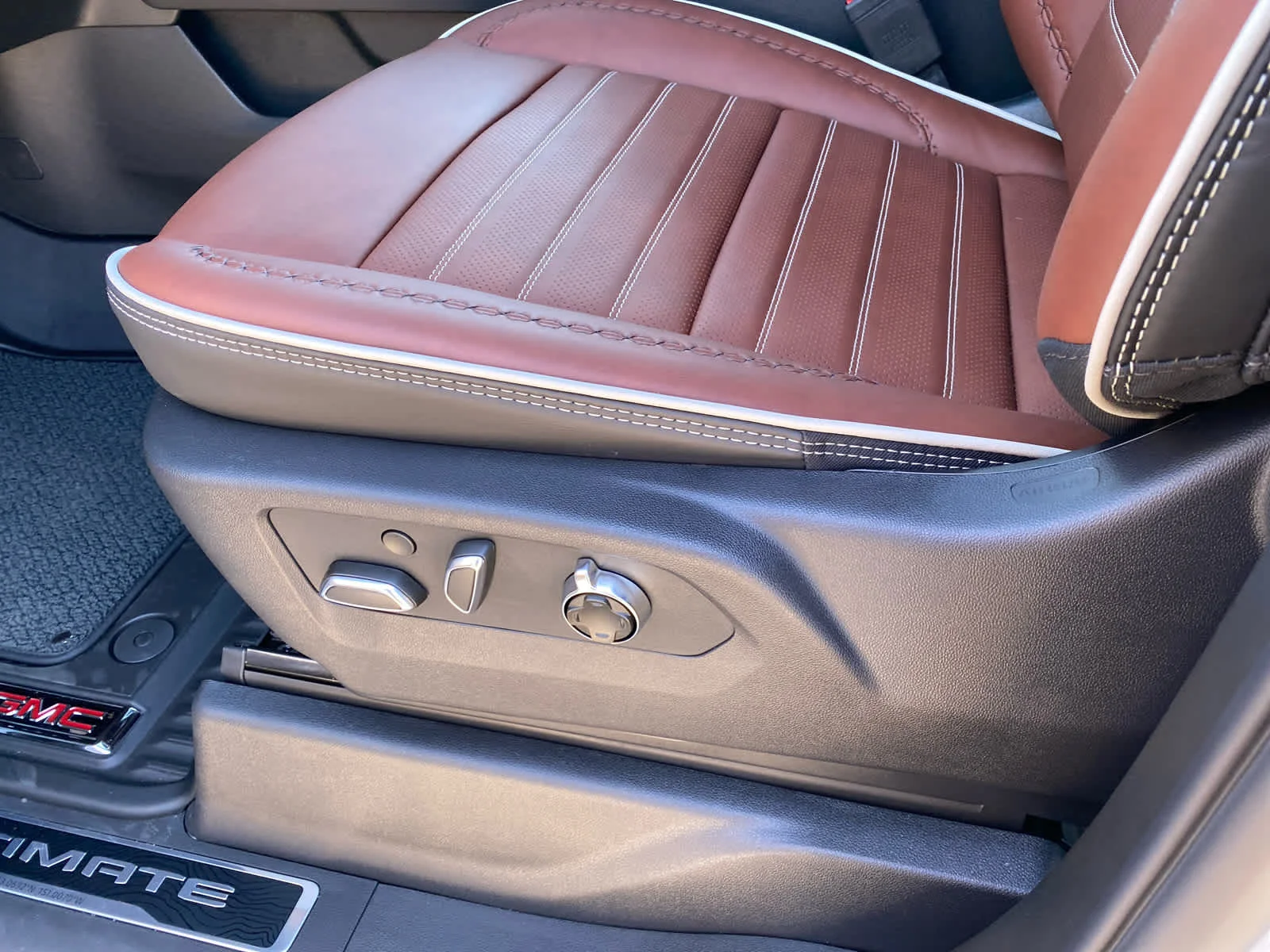 New 2026 Glacier White Tricoat GMC Denali Ultimate image 11