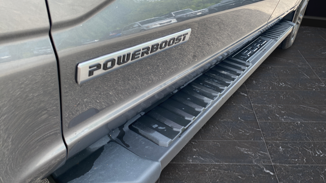 Used 2023 Carbonized Gray Metallic Ford Lariat image 32