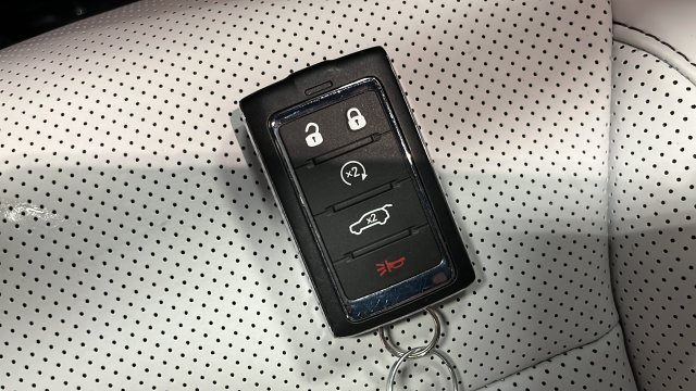 Used 2025 Fathom Blue Pearlcoat Jeep Limited image 9