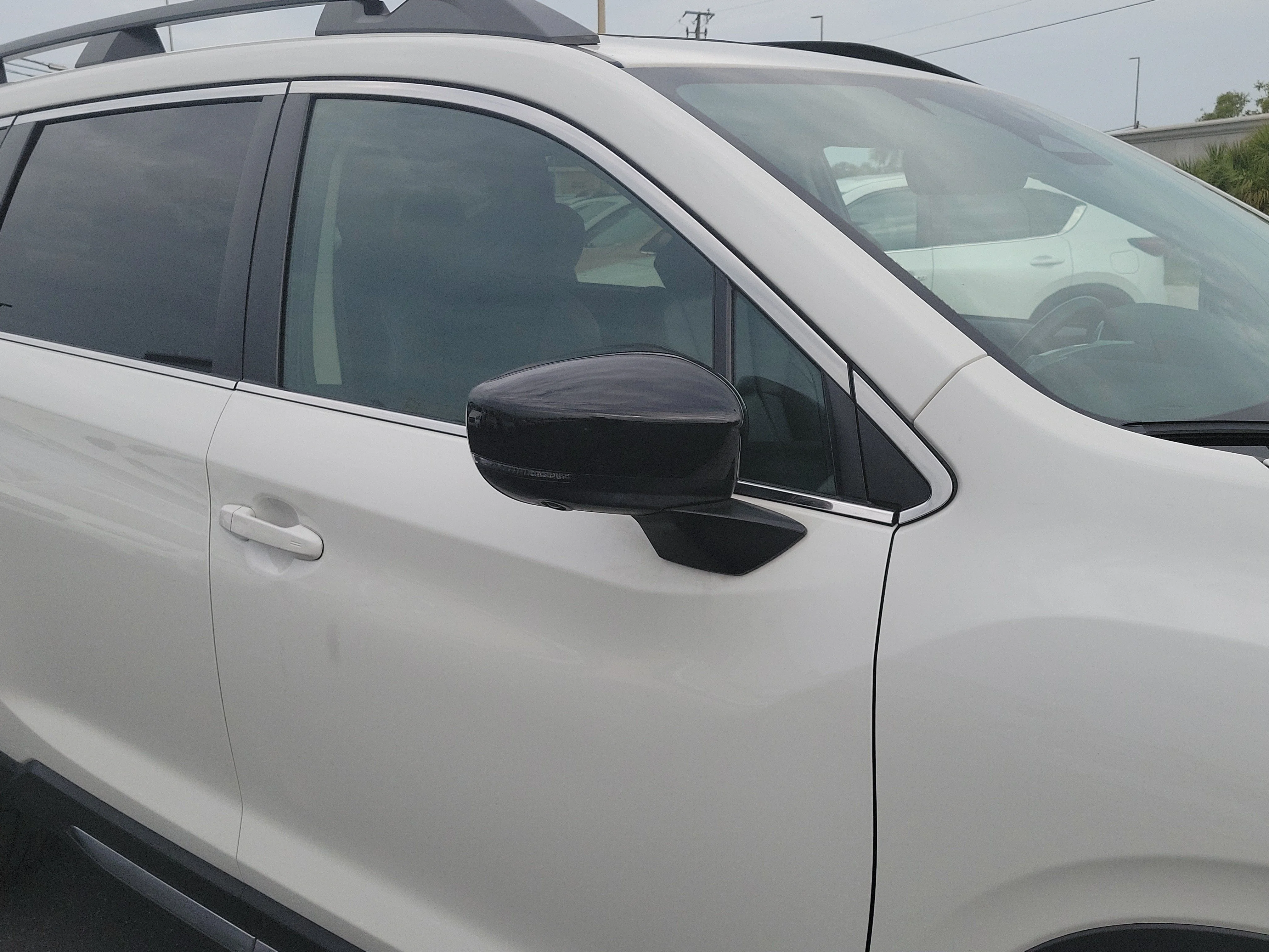 Used 2024 Crystal White Pearl Subaru Limited image 9