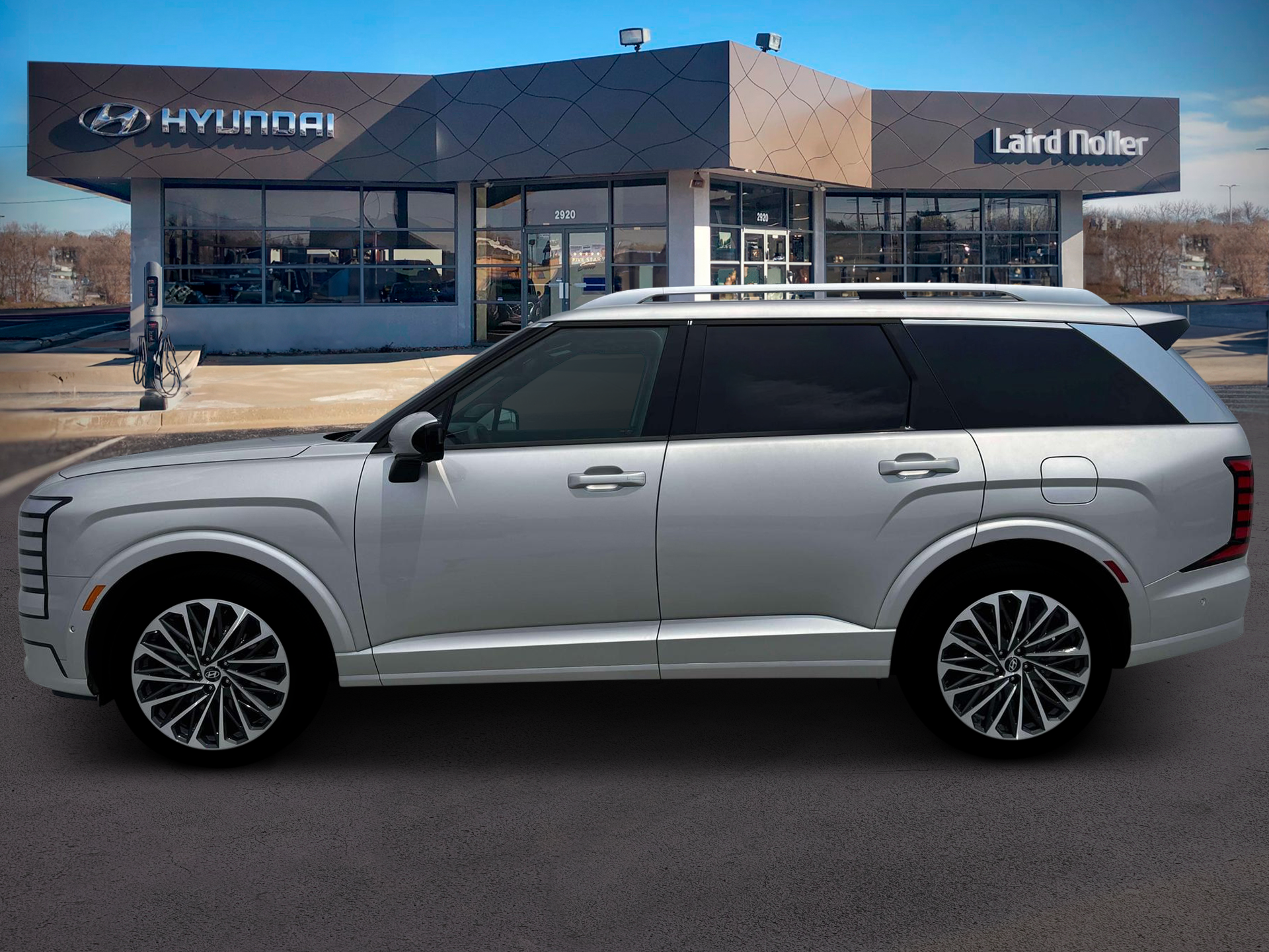 View vehicle photo 3