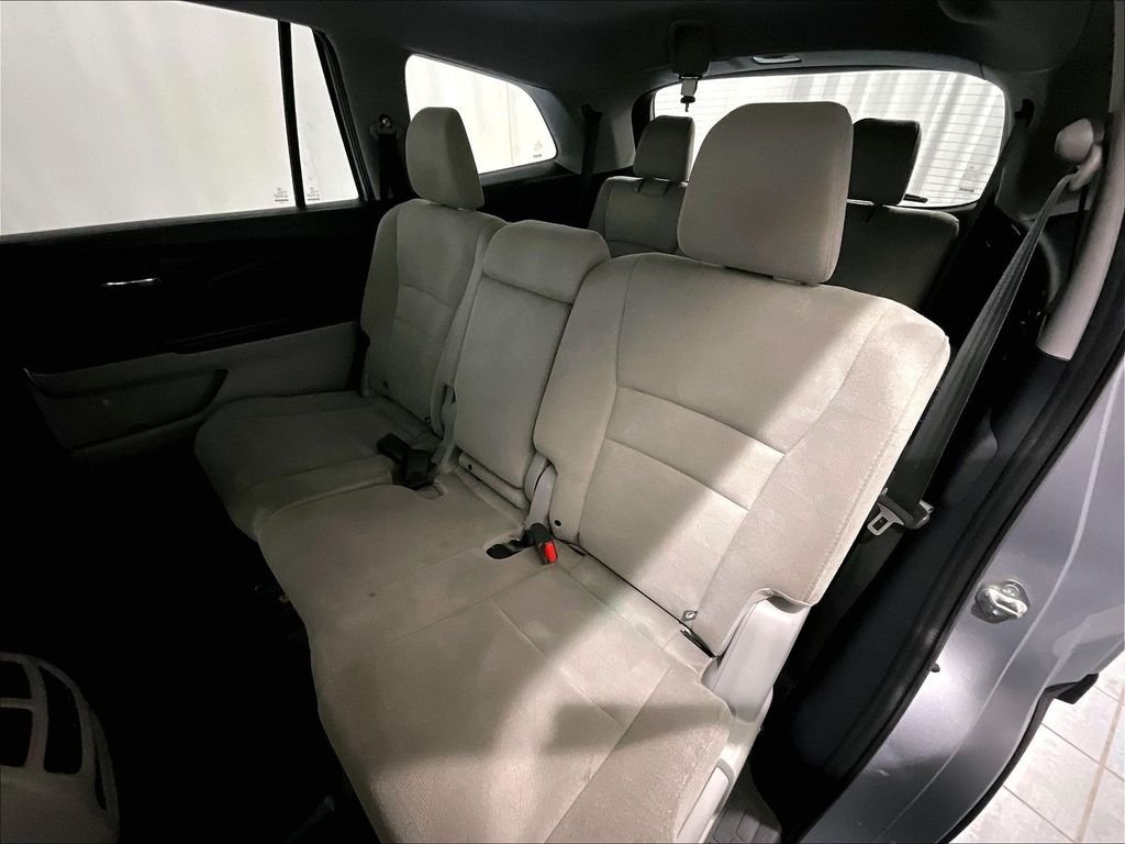Used 2019 Silver Honda EX image 15