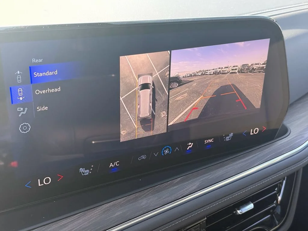 2026 Chevrolet Suburban Z71 - Photo 18