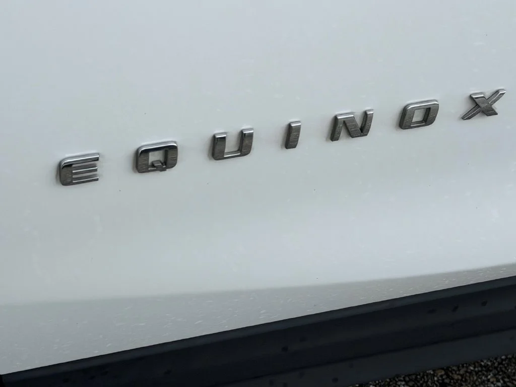 Used 2018 SUMMIT WHITE Chevrolet Premier image 5