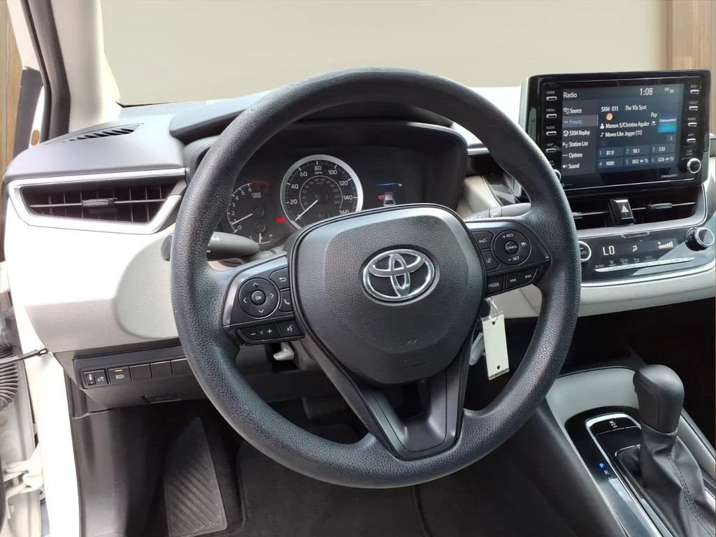 Used 2021 White Toyota LE image 3