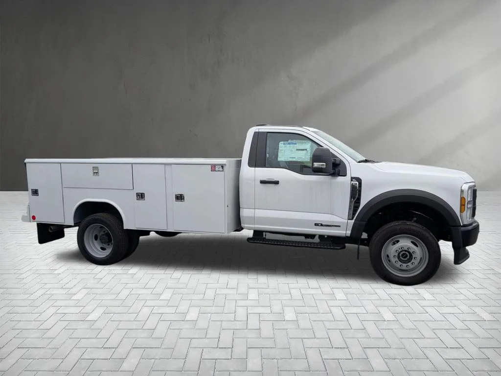 2025 Ford F-550 Super Duty Chassis Cab XL - Photo 9