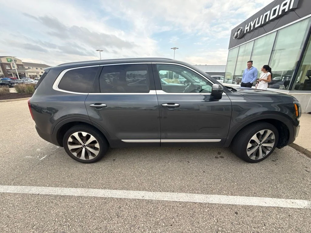Used 2020 Gray Kia S image 6