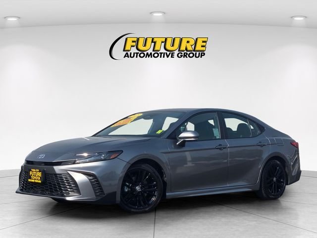Used 2025  Toyota SE image 8