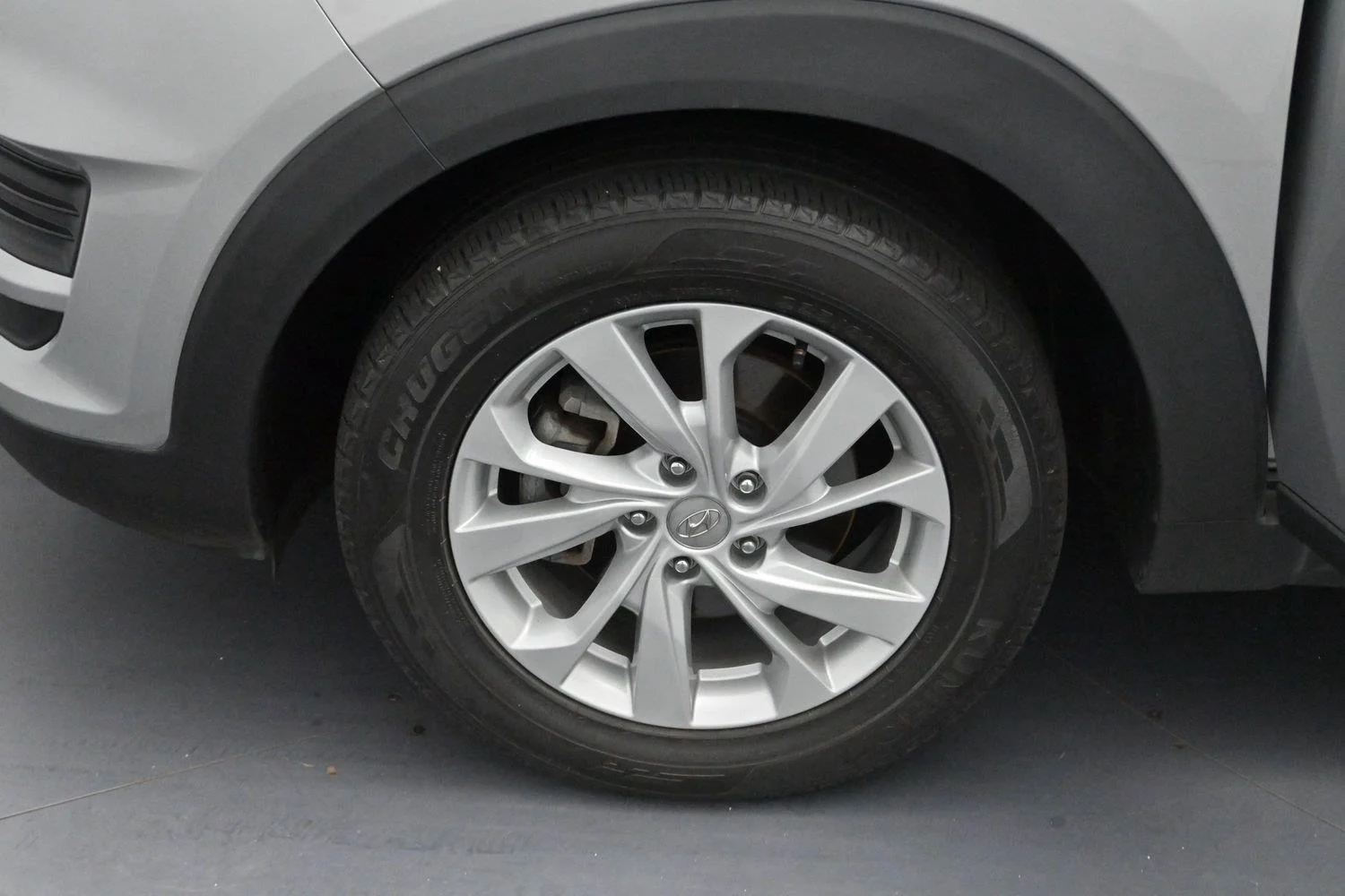 Used 2020 Stellar Silver Hyundai SE image 29