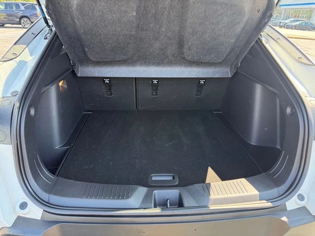 Used 2024 Summit White Buick Preferred image 14