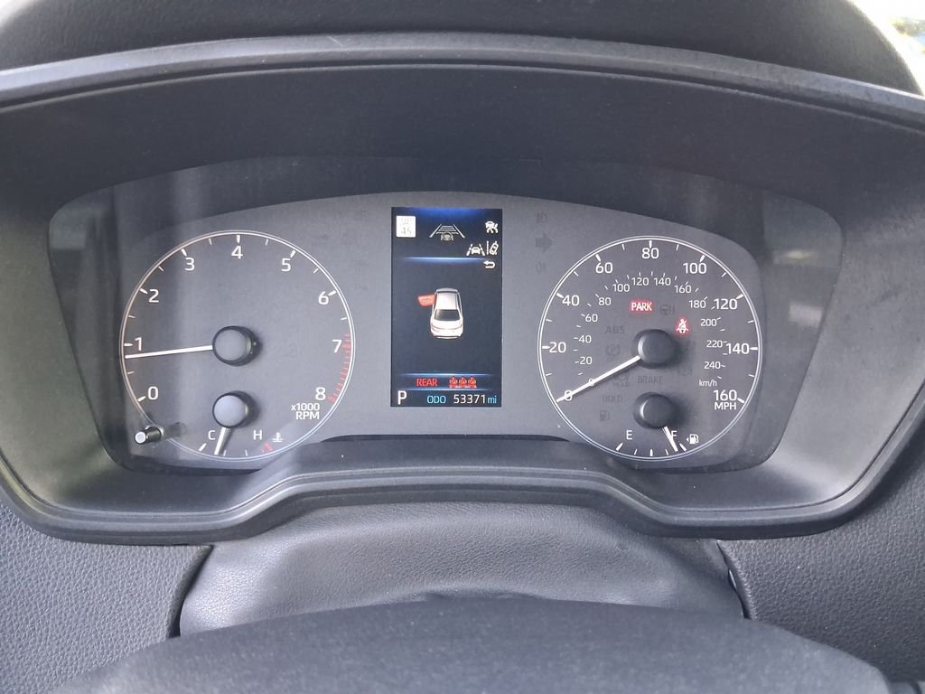 Used 2025 White Toyota LE image 19