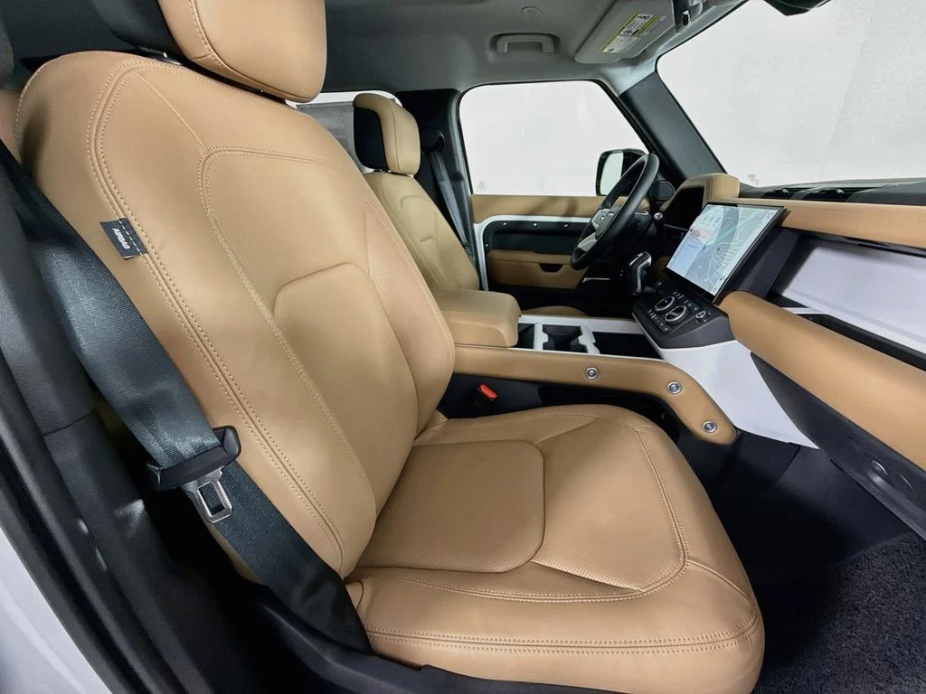 New 2026 Fuji White Land Rover S image 30