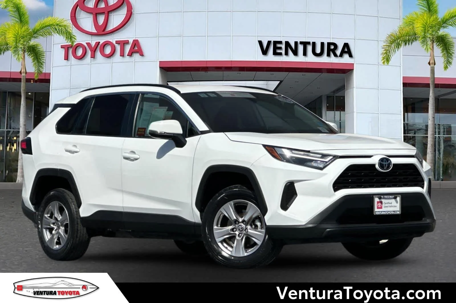 2023 Toyota RAV4 XLE AWD's photo