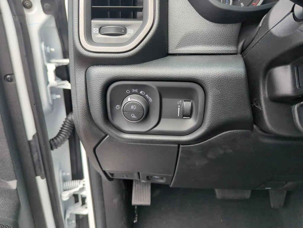 New 2026 Bright White Clearcoat RAM Tradesman image 20