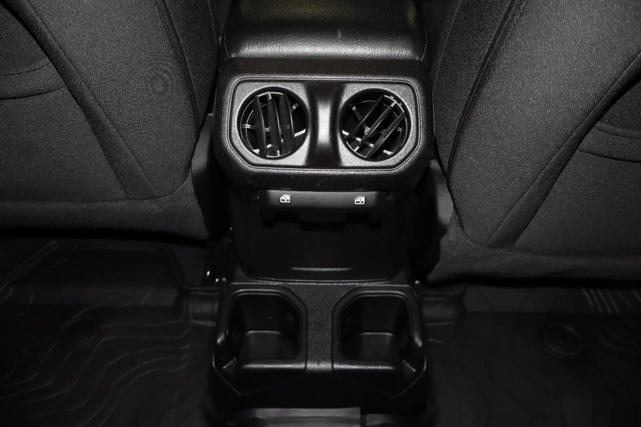 Used 2021 Granite Crystal Metallic Clear Coat Jeep Sport Altitude image 28