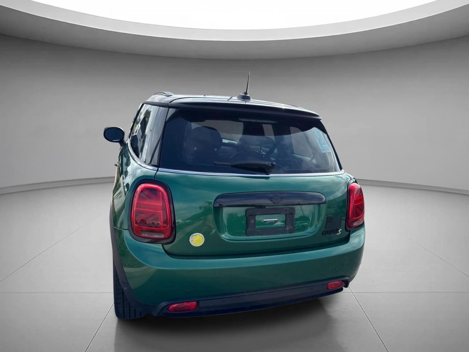 Used 2023 British Racing Green IV Metallic MINI Cooper SE image 10
