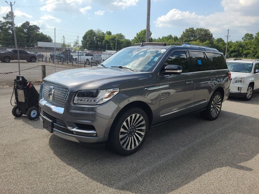 Used 2021 Gray Lincoln Reserve image 1
