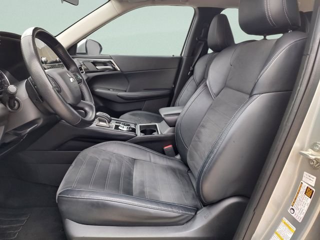 Used 2023 Silver Mitsubishi SE image 26