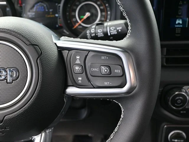 Certified Used 2025 Gray Jeep Sahara image 28