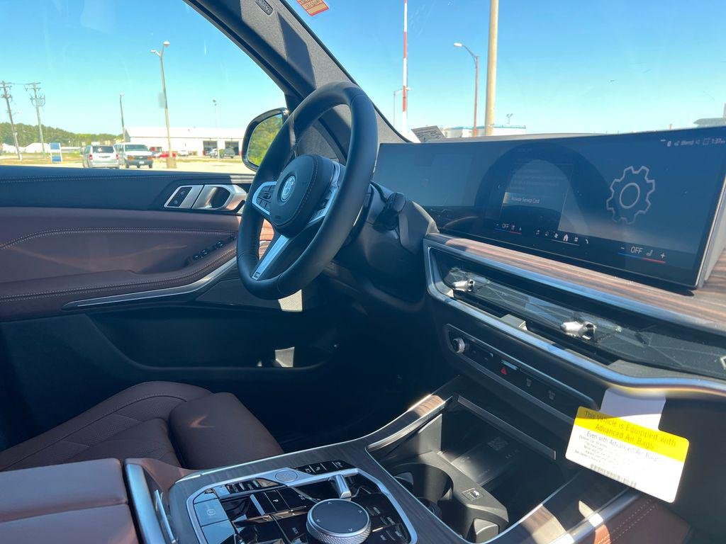 New 2026 Black Sapphire Metallic BMW xDrive50e image 26
