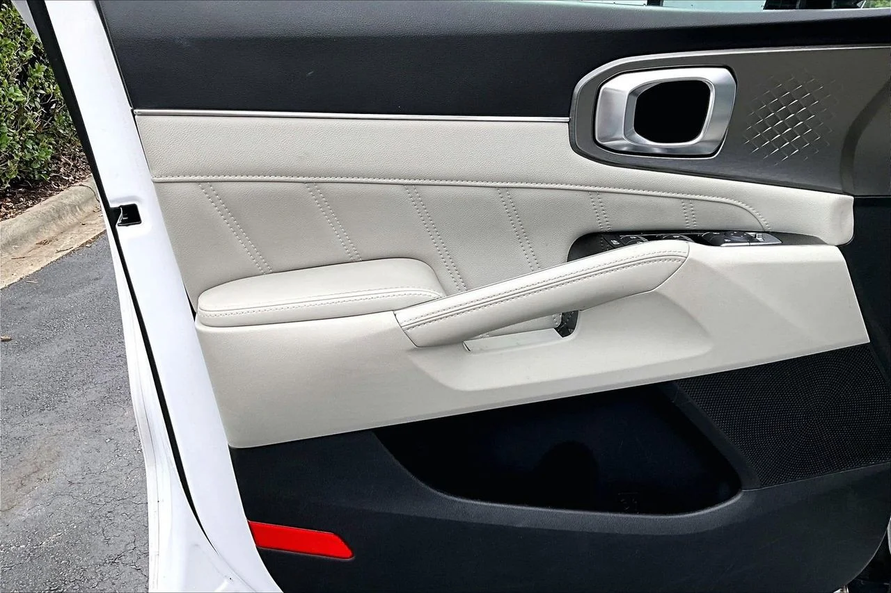 Certified Used 2022 White Kia SX image 27