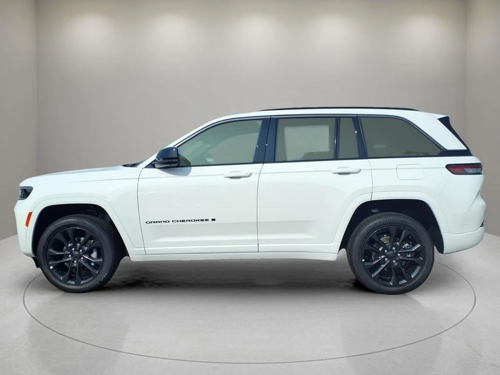 New 2026 Bright White Clearcoat Jeep Limited Reserve image 3