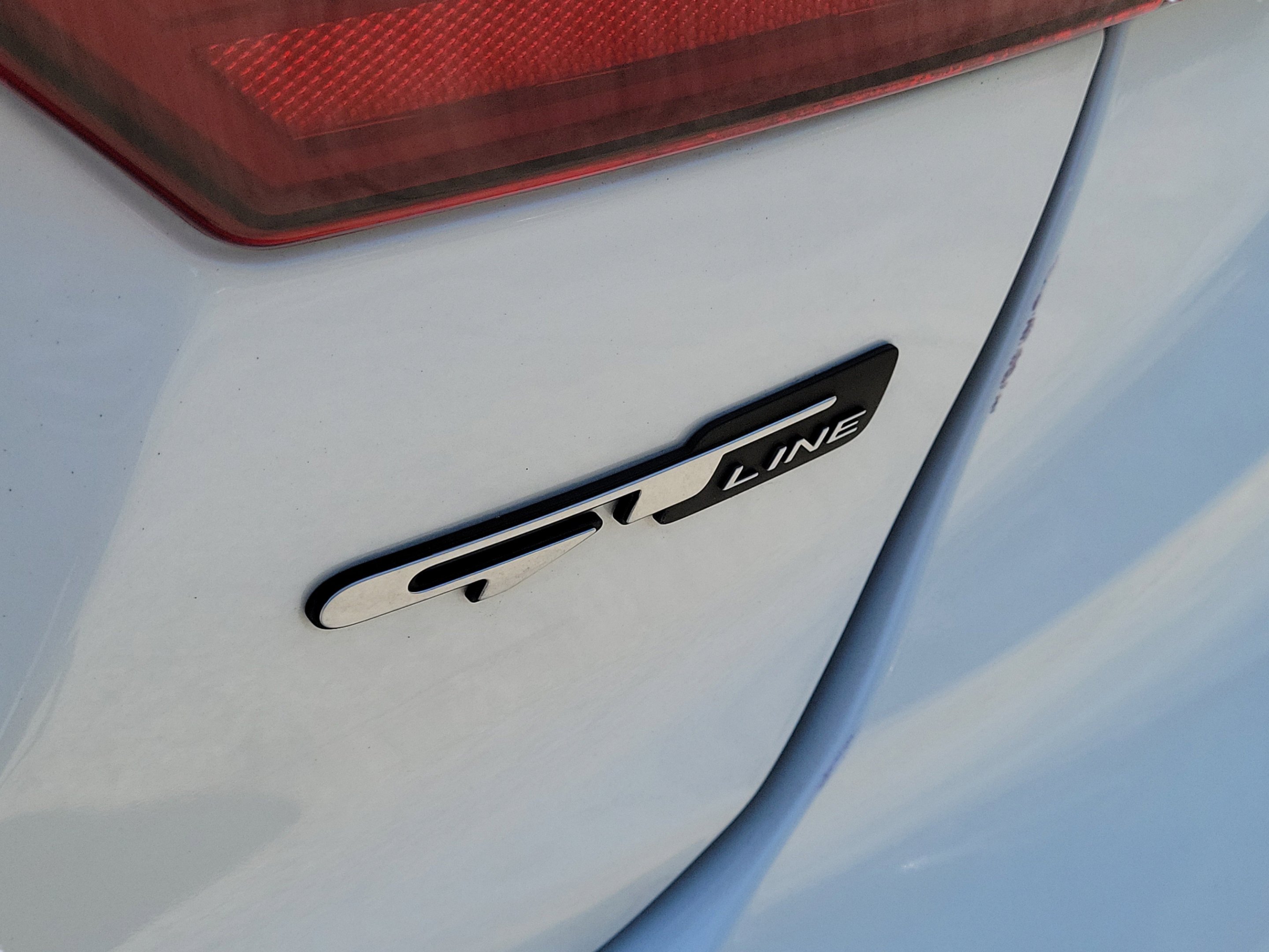 Used 2023 Snow White Pearl Kia GT-Line image 6